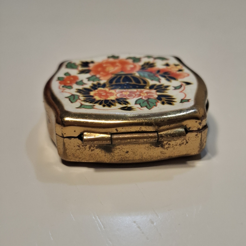🏵Vintage Stratton England Floral Gold Enamel Peony Trinket Pill Box Ashtray - Picture 6 of 11
